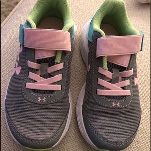 Under Armor girls sneakers